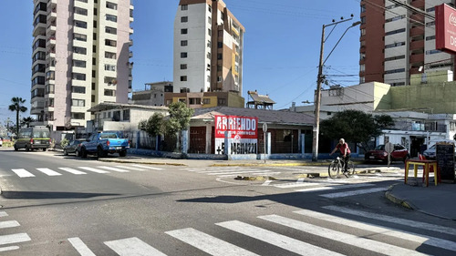 Arriendo Comercial Esquina | 441 M² | Playa Cavancha | Iqq