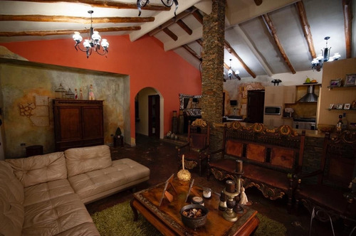 Imagen 9 de 14 de Venta Casa Urbanización El Solar Guataparo Valencia