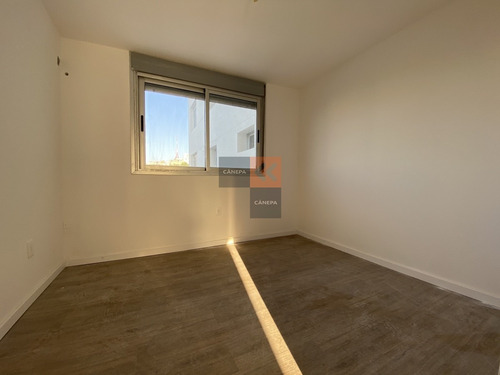 Apartamento En Alquiler De 2 Dormitorios Con Parrillero Propio En Cordón- Ref: 8406