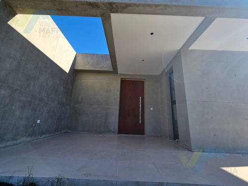 Casa En Venta 4 Ambientes - Barrio Cerrado Santa Elisa - Pilar Del Este -