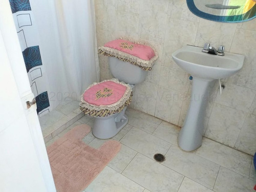 Imagen 9 de 13 de Townhouse En Un Conjunto Privado Con Ubicación Estratégica. Mls 22-14951 04120656408
