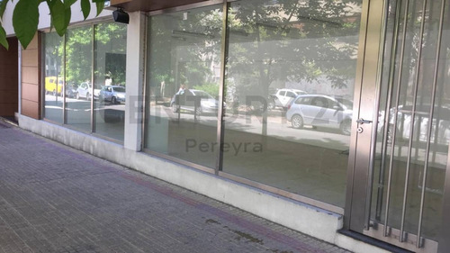Imagen 3 de 8 de 42 Entre 6 Y 7. Local Comercial En Venta, La Plata.-