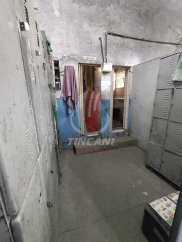 Imagem 4 de 6 de Salão No Bairro Vila Ivg - 220m - 7074
