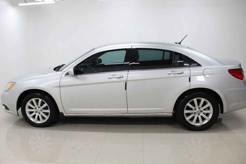 Imagen 2 de 15 de Chrysler 200 2012 4 Cilindros