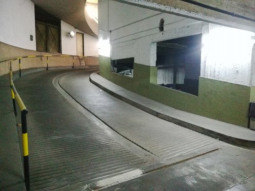 Imagen 4 de 16 de Excelente Cochera En Venta, En Palermo.!!!