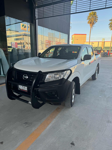 Nissan NP300 2.4 Doble Cabina Se Aa Pack Seg Mt