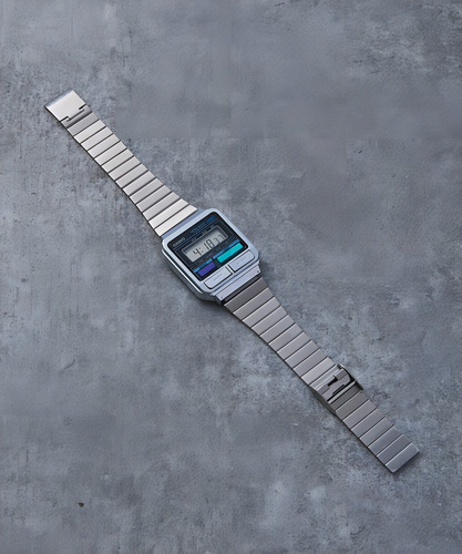 Relógio clássico vintage Casio A120we-1a, cor da pulseira, cor de fundo prateada, preto