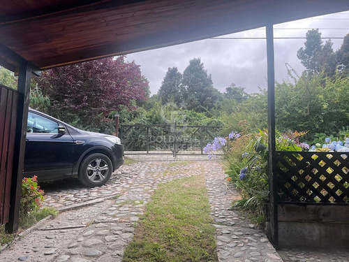 Hermosa Casa Con Vista Al Lago Ranco.