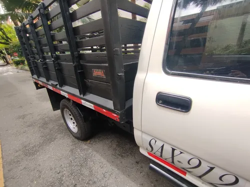 Toyota Hilux Estacas 4x2