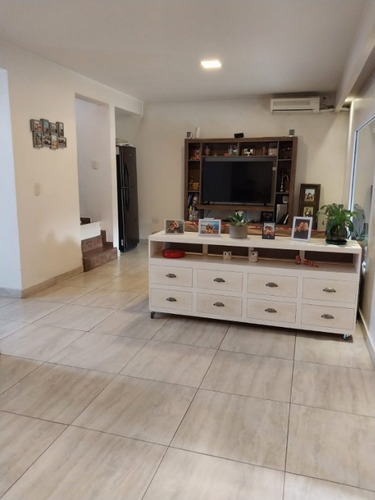 Imagen 10 de 26 de Casa De Estilo Minimalista