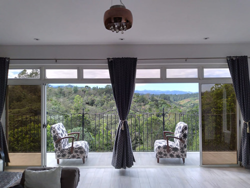 Casa En Venta En Constanza Republica Dominicana