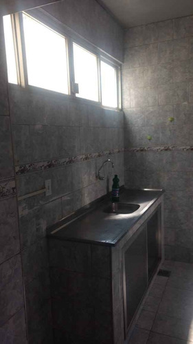 Casa Para Alugar Na Rua Leocádia, Realengo, Rio De Janeiro - Rj - Liv-1687