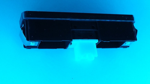 Imagen 2 de 5 de Botonera Alzavidrios Para Geo Tracker 1992-1997 (15196)
