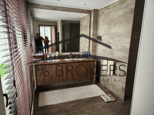 Increible Casa En Exclusivo Condominio De Lo Barnechea