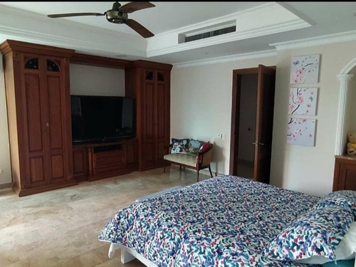 Imagen 6 de 14 de El Golf 3 Alcobas 7 Baños 3 Parqueaderos Doble Estudio