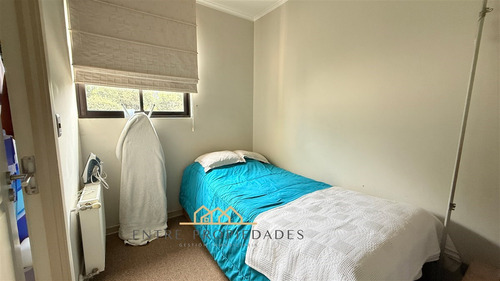 Casa En Venta De 4 Dorm. En Colina