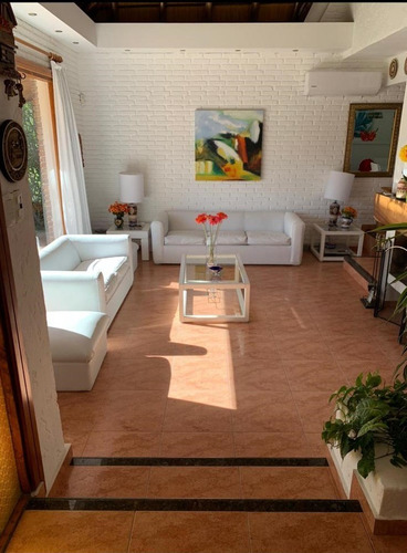 Vendo Casa De 4 Dorm , 4 Baños , Buen Terreno, Ref 696