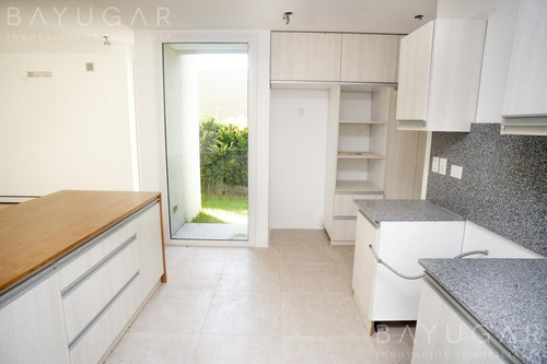 Venta - Casa En Los Alcanfores - Bayugar Negocios Inmobiliarios