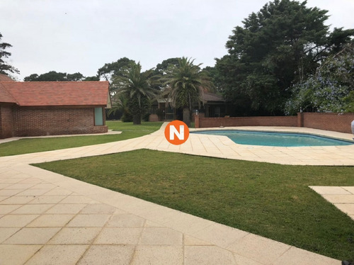Casa En Venta Y Alquiler, Lugano, Punta Del Este, 4 Dormitorios.- Ref: 206135