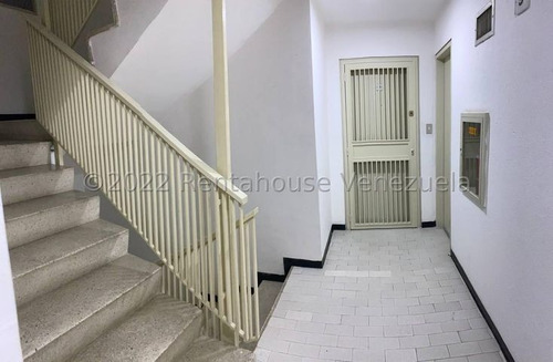 Imagen 2 de 14 de Apartamento En Venta En La Urbina #225645 Sj