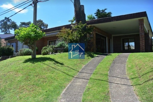Casa En Venta, Pinares, Punta Del Este- Ref: 671