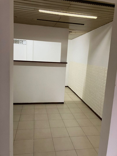 Casa De Dos Dormitorios En El Centro (ref: Ksk-1052)