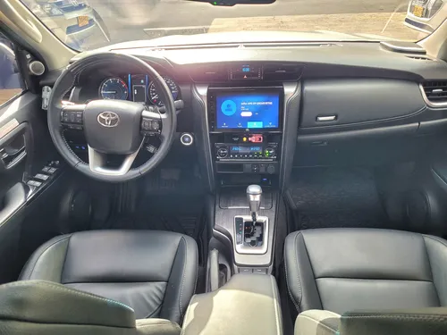 Toyota Fortuner 2,4l Srv Diesel 2023 4x2 At