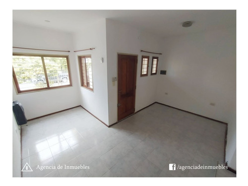 Vendo: Duplex 3 Dormitorios, 2 Baños, Cochera, Patio / Barrio San Salvador