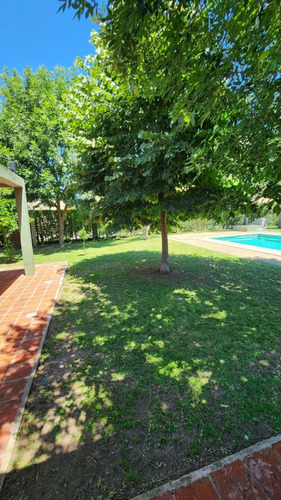 Venta Hermosa Quinta De 5 Ambientes, Barrio Parque La Celia, Ezeiza