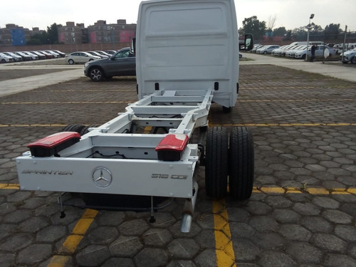 Imagen 3 de 8 de Sprinter Chasis Cabina 5.5 Ton. Largo 516 Mod. 2022
