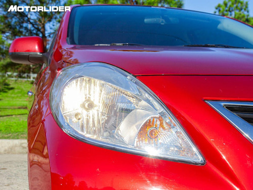 Imagen 16 de 25 de Nissan Versa 1.6 Automático Extra Full | Permuta / Financia