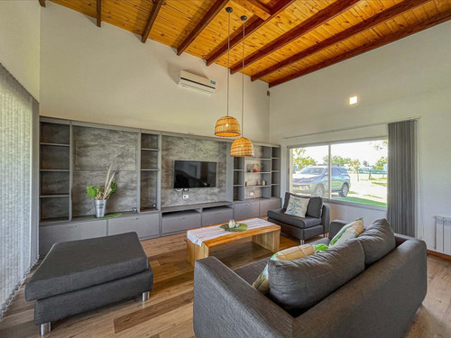 Imagen 5 de 30 de Casa De 3 Dormitorios Con Pileta En Puerto Roldán