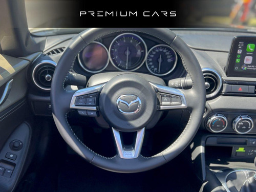 Mazda MX-5 Miata 2.0 Soft Top MT