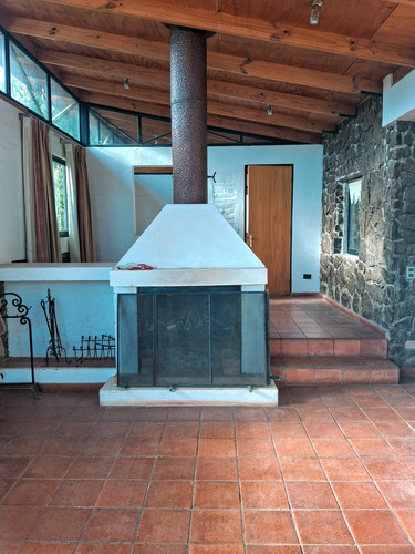 ¡disfruta De La Vida De Campo En Esta Encantadora Casa En L
