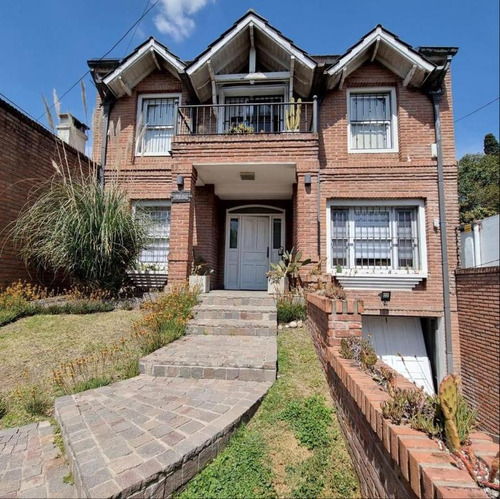 Casa En Venta - 4 Dormitorios 3 Baños - Cochera - 400mts2 - Ituzaingó