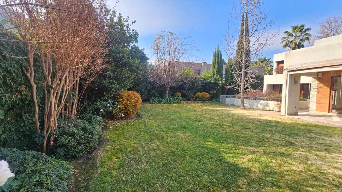Imagen 2 de 24 de Excelente Casa En Condominio Con Áreas Verdes