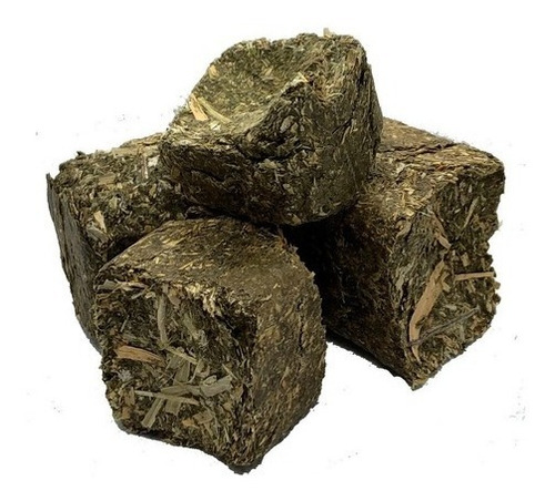 Imagen 2 de 7 de Cubos De Alfalfa Para Conejos Cuyo Hamster 100% Natural 1kg