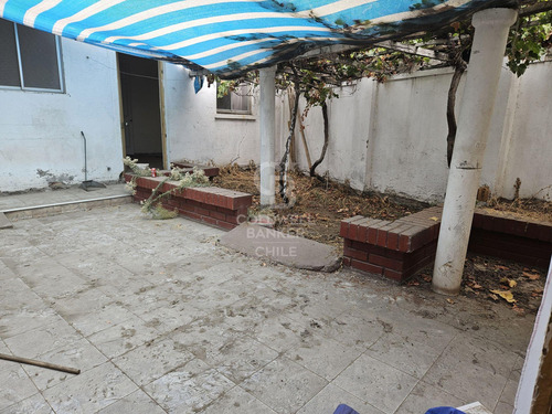 Casa Comercial En Ñuñoa - Buena Conectividad