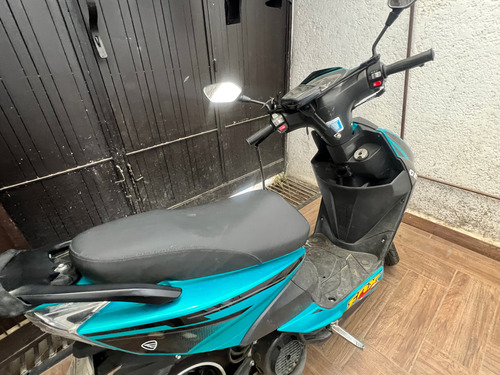 Motoneta Color Azul Italika D150 Modelo 2024