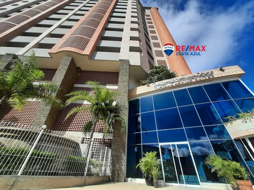 Imagen 1 de 11 de Se Vende Apartamento Vista Al Mar En Tucacas, Edificio Puerto Varadero.