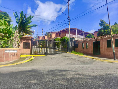 Venta De Town House Casa En Urb. Monterrey Carrizal Llano Alto Lomas De Urquia Rz