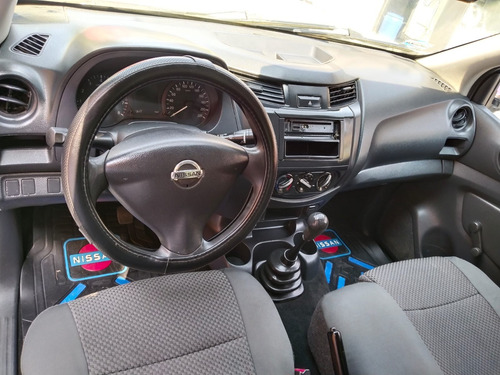 Nissan NP300 2.5 Estacas Dh Mt