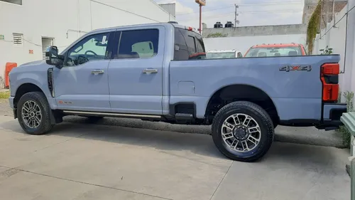 Ford F-250 Limited Diesel 6.7l V8 Ta