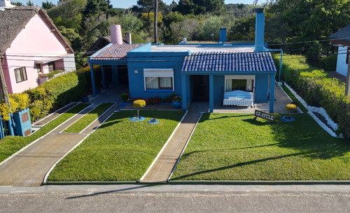 Inmobiliaria Costa Azul Vende Muy Buena Casa A Una Cuadra De La Playa De La Aguada