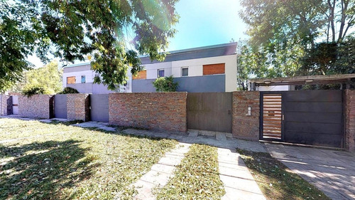Ph En Venta En Ringuelet Calle 13 E/ 518 Y 519 Dacal Bienes Raices