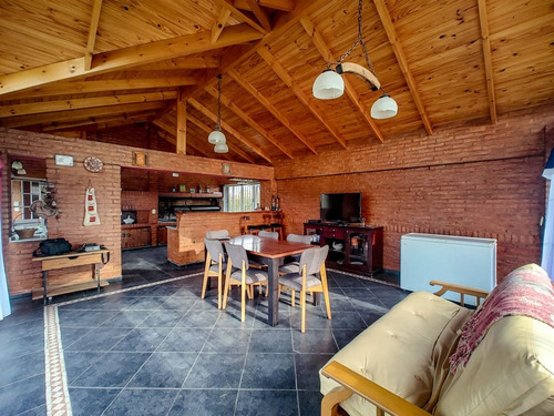 Casa 5 Ambientes Permuta Pileta Quincho Parrilla