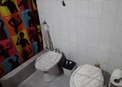Casa En Venta - 2 Dormitorios 1 Baño - 140mts2 - La Plata