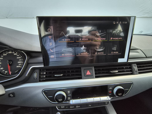 Audi A4 S Tronic Select
