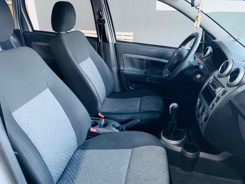 Ford Fiesta 1.6 MPI CLASS HATCH 8V FLEX 4P MANUAL
