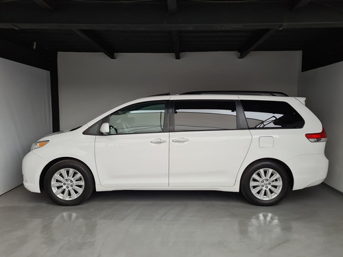 Imagen 5 de 15 de Toyota Sienna 2014 3.5 Xle Piel At
